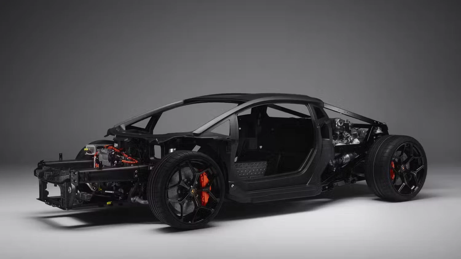 lamborghini-carbon-fiber-monofuselage-1.webp