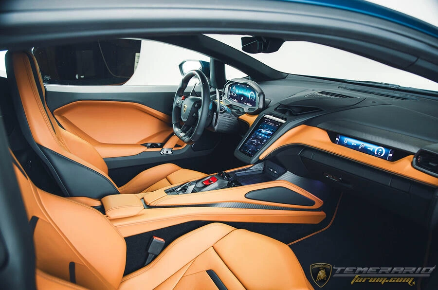 lamborghini-temerario-interior copy.webp