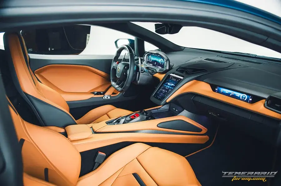 lamborghini-temerario-interior.webp